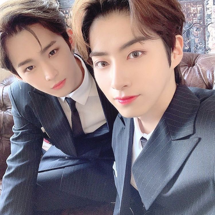 While we wait for the next Oneus Theatre, let’s appreciate these visuals Dark hair + swept back bangs will forever be my weakness