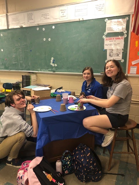 Celebrating memories and painting pots to celebrate life was the focus of the Hospice and Grief Capstone.
#BeTheLightCJ #CelebratingTheClassOf2020