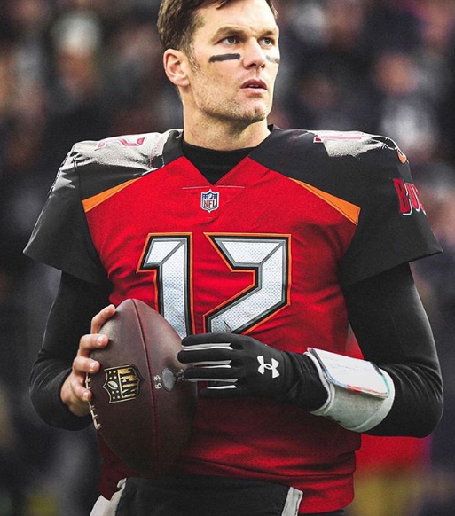 "This is vintage Brady, baby. He lives for these moments."

"8 seconds left, Brady pumps left, looks right....Finds Mike Evans in the corner....TOUCHDOWN....TOUCHDOWN....TOUCHDOWN."

Saints 47
Bucs 13
FINAL
