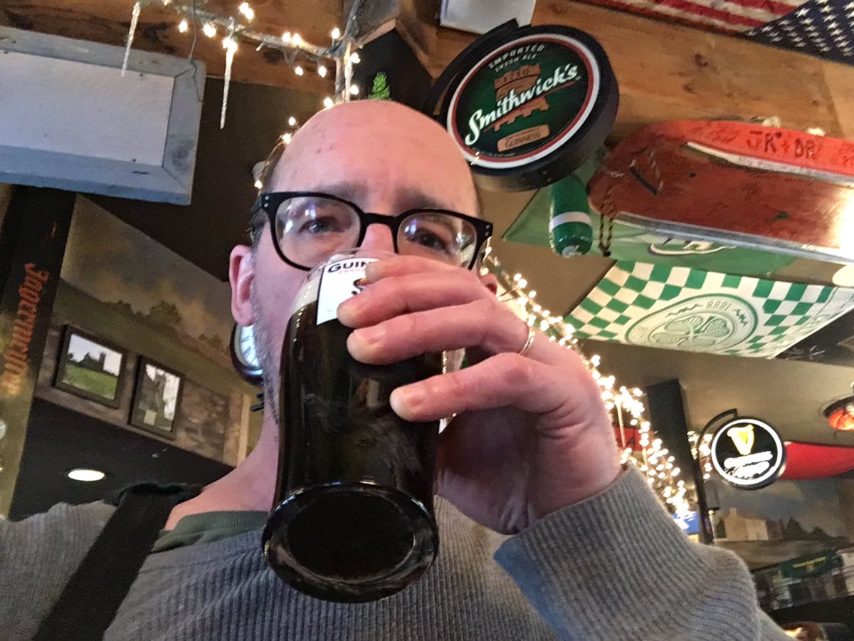 The Gov of Vermont said bars had to close at 2 pm on #StPatricksDay so I found an Irish pub to do a story for ⁦@vprnet⁩