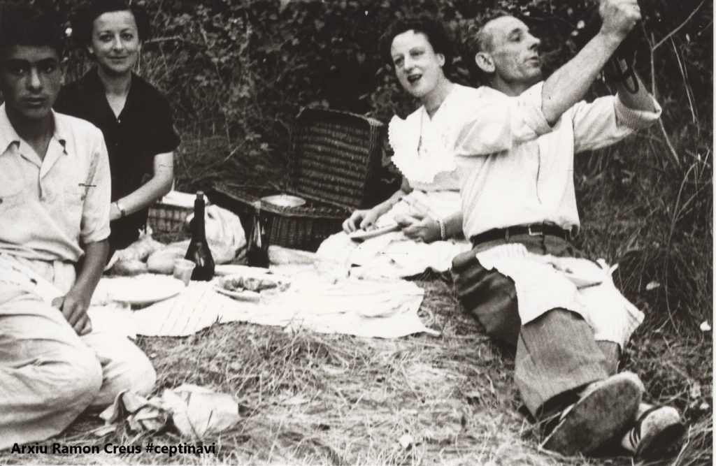 Poca gent de Manresa recorda ja el boter Quinqué, del carrer Guimerà. El seu fill Ramon no va continuar l’ofici, però coneix molt bé totes les operacions... vegeu tota la història dels últims boters de Manresa a ves.cat/esuL
#ceptinavi #dopladebages 🍷📚#joemquedoacasa