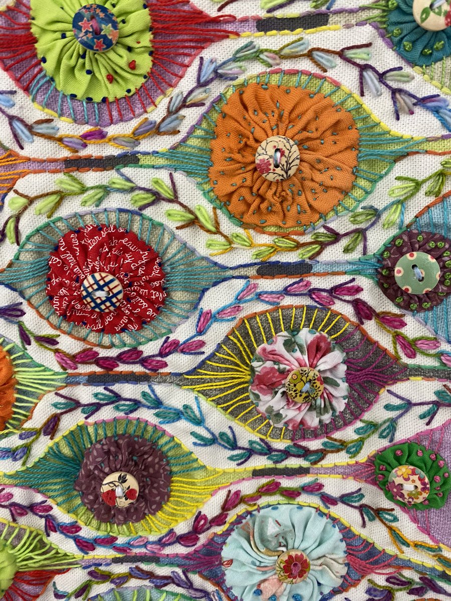 CullybackeyArt's tweet photo. Beautiful Textile Art exhibition @anborough showcasing the NI Embroidery Guild in Clotworthy Arts Centre #textileart #stitching #embroidery #artexhibition #groupshow #favouritepart 🎨 https://t.co/3oQyctMhBj