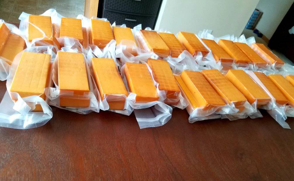 MaryKRosenthal's tweet photo. No, this is not me hoarding cheese during #Corona... It's me smoking enough cheese to get thru the months when it's too warm to cold smoke. I need to be able to treat my 🚒&🚓 friends all summer long! And thanks to @HyVee for having cheese on sale this week! #25Pounds https://t.co/8nf4rQeLVf