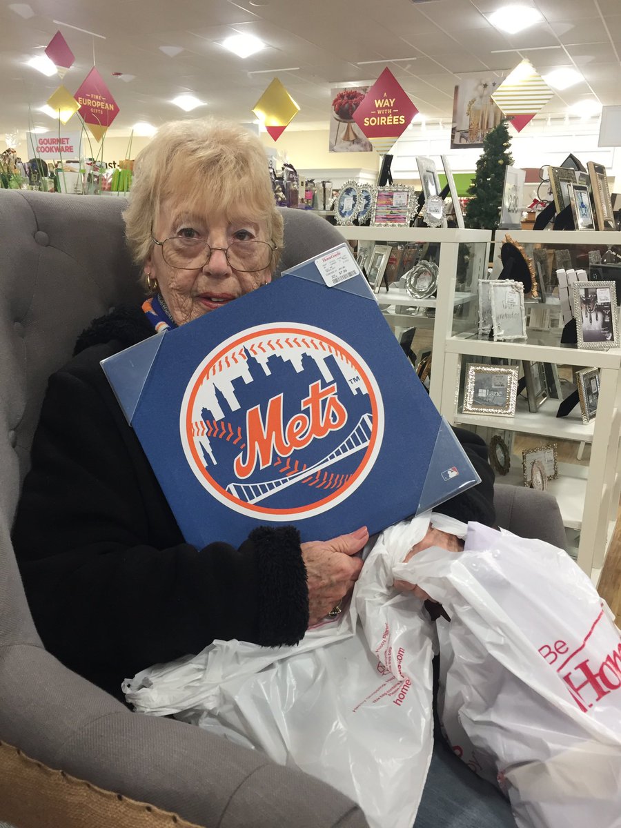 allyhenglein's tweet image. Please retweet &amp;amp; tag @Mets , it would mean the world to my Gammy💙🧡