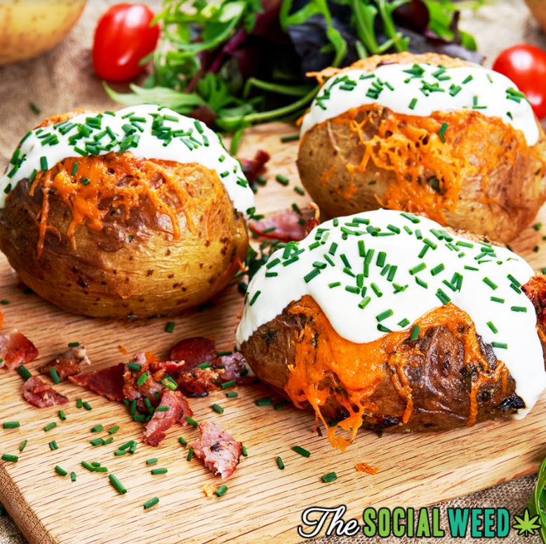 This St. Patricks Day do as the Irish and eat some great potato dishes! This baked potato recipe is a great choice for a side dish for tonight’s meal. Find the recipe here thesocialweed.com/recipes/loaded…

#TheSocialWeed #LetsGetSocial #Its420Somewhere #TastyTuesday
