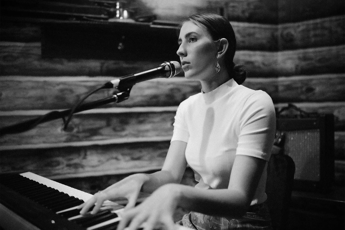Camille Trail is a young woman with the heart of Australian rural life. Camille began playing the piano at eight years old and was quick to take to writing her own songs, listening to the sounds of Norah Jones, Shane Nicholson and Kacey Chambers. Camille spoke to Gman on 3KND.
