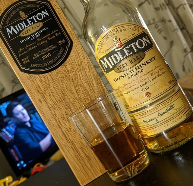 Happy Tuesday!  What better day to go back and finish off my bottle of the 2010 vintage of Midleton Irish Whiskey, the whiskey that started my love for Irish whiskey nearly a decade ago.