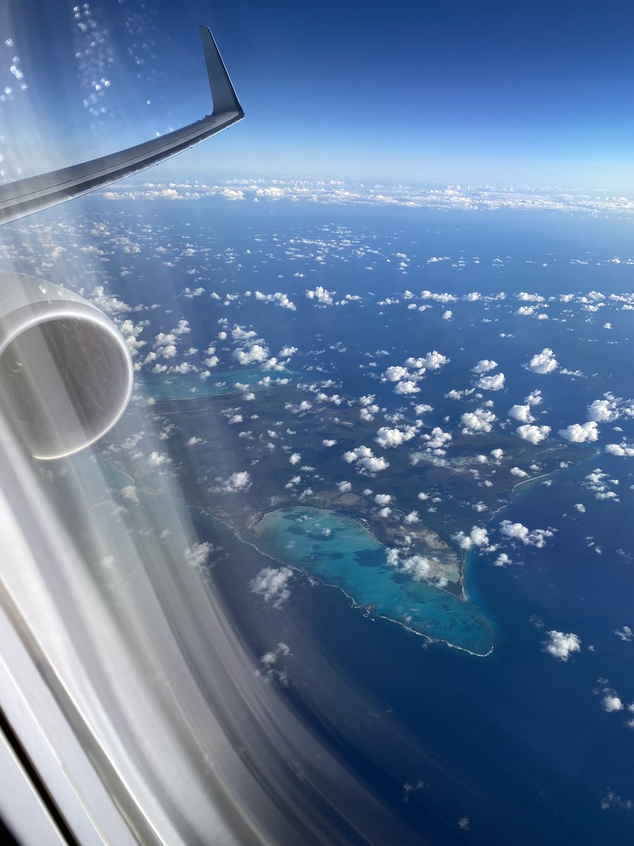JohannesTysse's tweet photo. #GreatFlight on @AmericanAir #AA1391 from #StThomas to #Miami this afternoon #TopNotchService by Jeffrey and Jaqueline #UpFront  #GoAmericanAir #FlyAA https://t.co/Ljac0esmcR