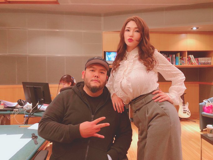 1 pic. 超COOL?✨
詳しくはまた後日。
※指が3本な訳ではありません。

perfect cool man??
完美的酷人✌?️ https://t.co/ukJ9ZfDBvK