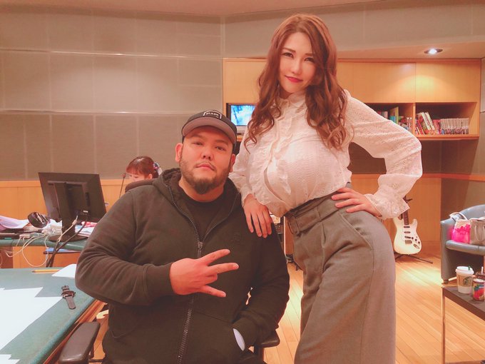 2 pic. 超COOL?✨
詳しくはまた後日。
※指が3本な訳ではありません。

perfect cool man??
完美的酷人✌?️ https://t.co/ukJ9ZfDBvK