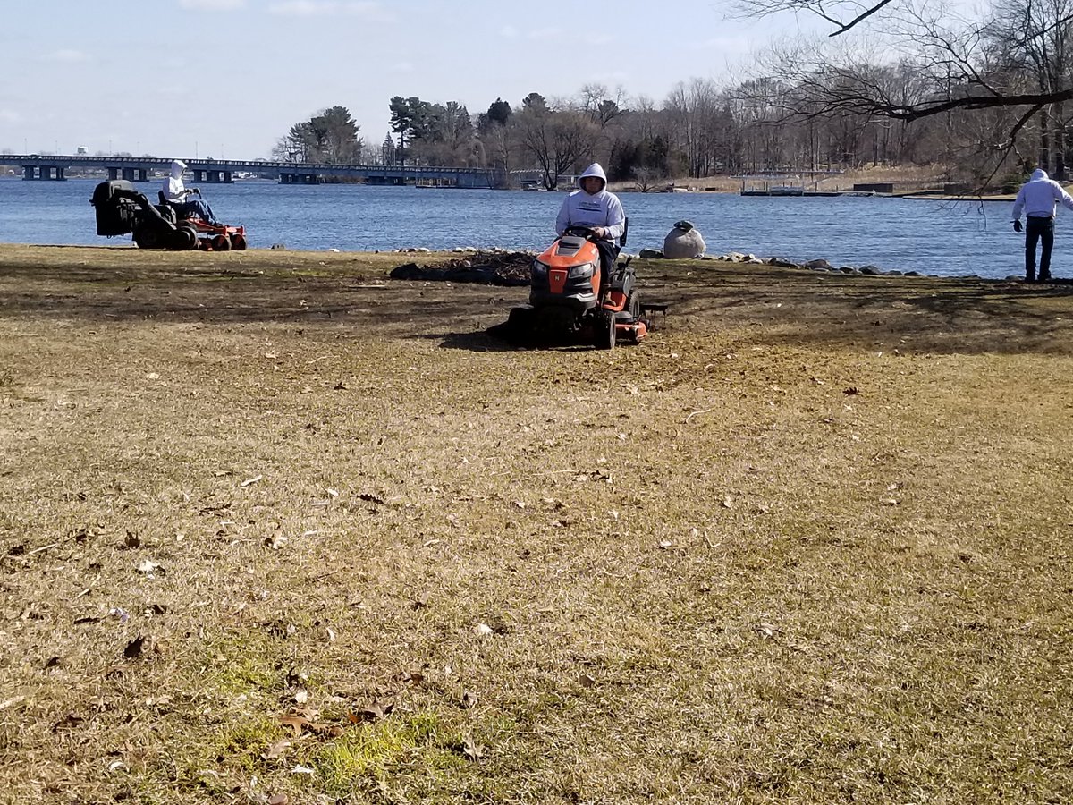 LawnBarber2017's tweet photo. We are working hard now on Spring. Call us or email us today to be added to our mowing routes or for having your leaves cleaned up so your lawn is ready for summer.
- North Muskegon
(231) 766-0863 Office
https://t.co/BkR90bg6FO Website https://t.co/XQ9OZRNmXl