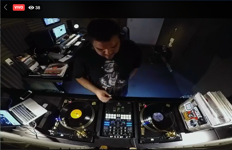muchobeat's tweet photo. 🎧 @djagustin  ahora en vivo !
👉 Con un set en vinyl 🎶🎶

▶ PLAY Y COMPARTE !

https://t.co/jswMu7bI0w https://t.co/iZBAUKzK58
