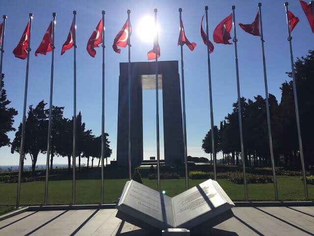 #18MartÇanakkale Zaferimizin 105.yılı kutlu olsun. Tüm kahramanlarımızı saygı ve rahmetle anıyoruz🇹🇷🇹🇷

#ÇanakkaleGeçilmez 🇹🇷🇹🇷🇹🇷