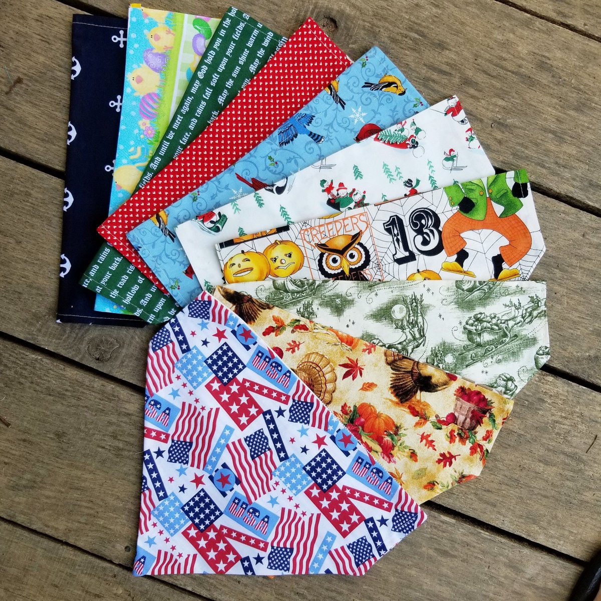 pleasantpawsnc's tweet photo. 20% off now for a limited time in our #etsy shop: REVERSIBLE Holiday Set of 10 Pet Bandanas, Slide-On Style, dog breeder, Dog daycare, dog boutique, puppy bandana, bandanas, dog gift, cat https://t.co/1cppacTLUv #pets #dogbandana #bandana #doggift #newpuppy #dogfa https://t.co/h47mMI7kge