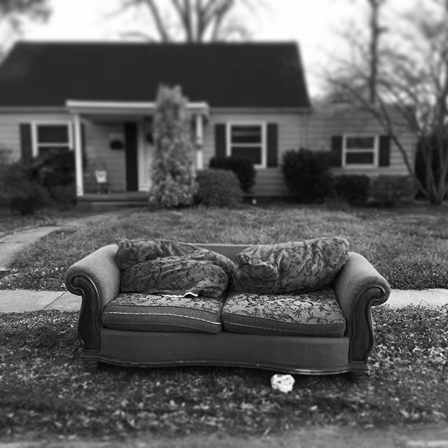 Michael_DiBari's tweet photo. And now for something completely different #757couch #couchseries #norfolk #streetphotography #americana #girolamomagazine #trashday #browncouch https://t.co/p8o3cB9slq https://t.co/kWsv3OFx8M