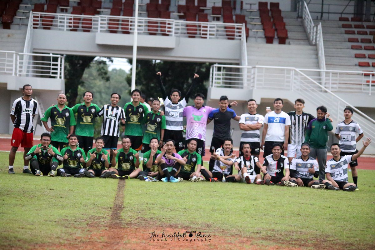 Beberapa galeri foto dalam even football bertajuk TROFEO JABOTA (Jakarta, Bogor, Tangsel) Minggu sore kemarin. Terimakasih semua sudah ikut berpartisipasi dalam even tersebut, dan jalin terus sillaturrahim antar sesama hitam putih. Fino Alla fine 😉