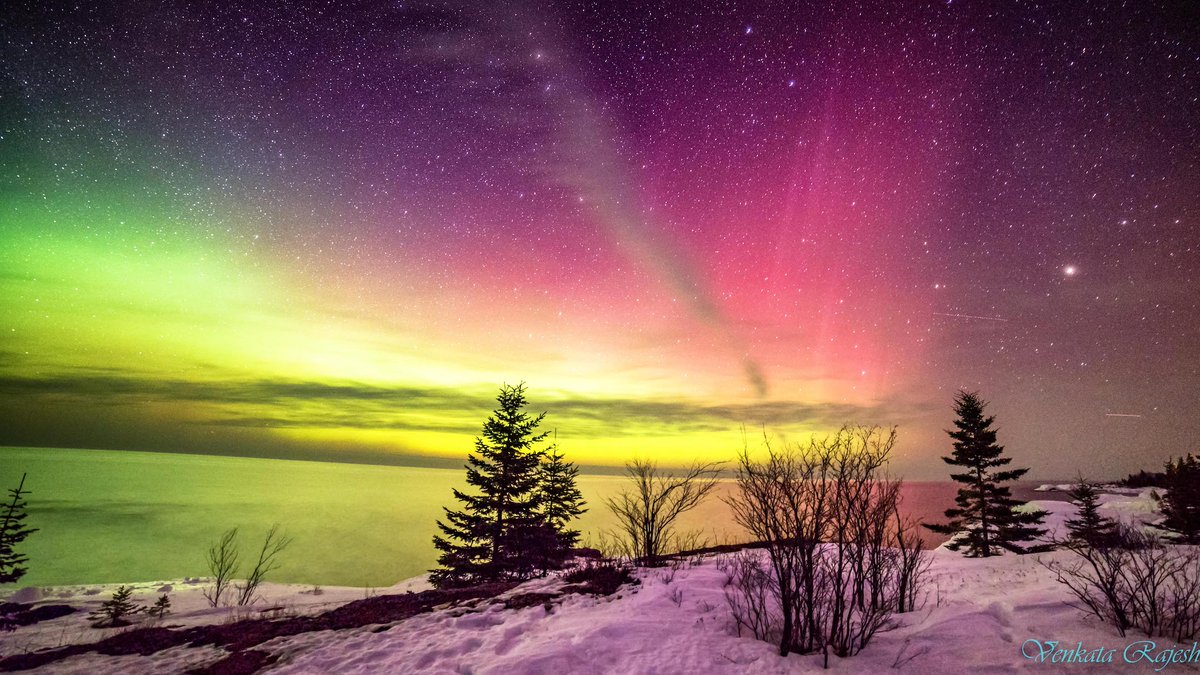 mtu_engineering's tweet photo. Corona. The good kind, when #Auroraborealis covers much of the sky, as seen in Michigan's Upper Peninsula. Photos courtesy of Venkata Rajesh Chundru, PhD, ME-EM alumnus @MichiganTech. See more here. https://t.co/fd237Eby2W #Engineering #coronavirus #beautiful https://t.co/8eL9jmTtIE