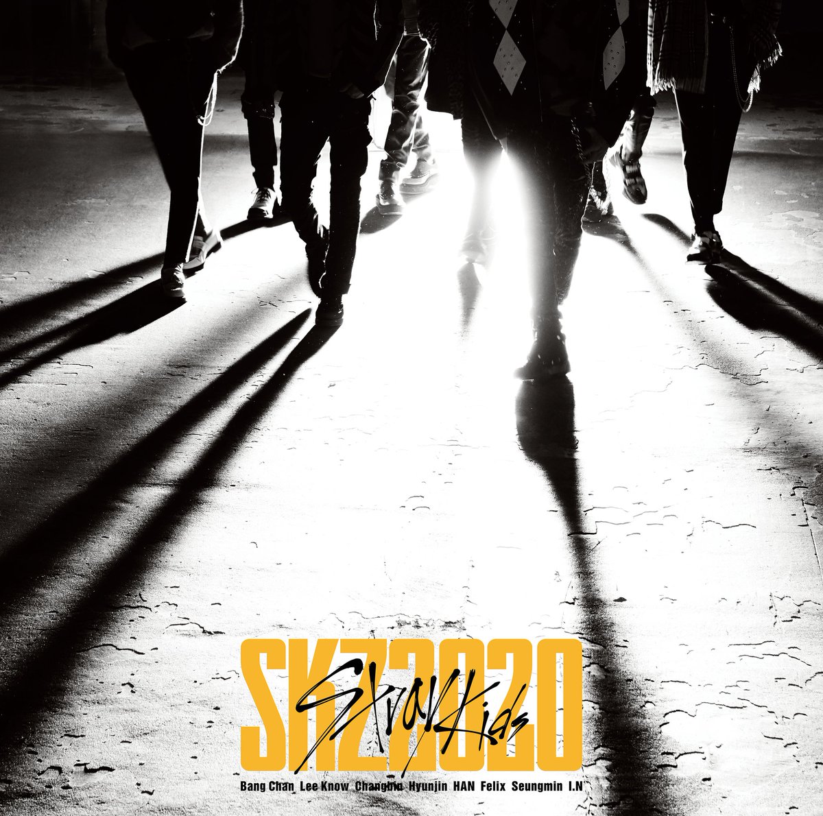 Stray_Kids_JP's tweet photo. 本日3/18(水)、ついにStray Kids日本デビュー！
そしてJapan Debut Best Album『SKZ2020』発売！

これまでのStray Kidsの全てを盛り込んだ、日本デビューアルバムにしてベストアルバムとなっております♪
ぜひチェックして下さい！

https://t.co/jW625Gwxfs

#StrayKids
#スキズ 
#SKZ2020 https://t.co/WdVw4hpEdC