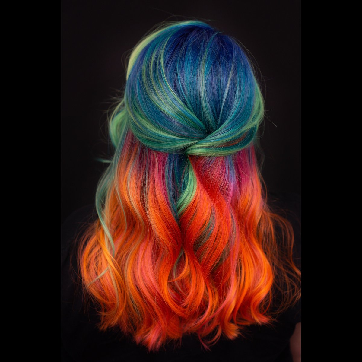 #FireandWater 🔥💧This gorgeous, neon #rainbowhair was #handpainted by Naomi w/ the fab @PulpRiotHair 🤩🙌 #neon #neonhair #balayage #pulpriot #pulpriothair #pulpriotcolor #pulpriothaircolor #multicoloredhair #fantasycolor #fantasyhair #vibranthair #fashioncolors #colorfulhair