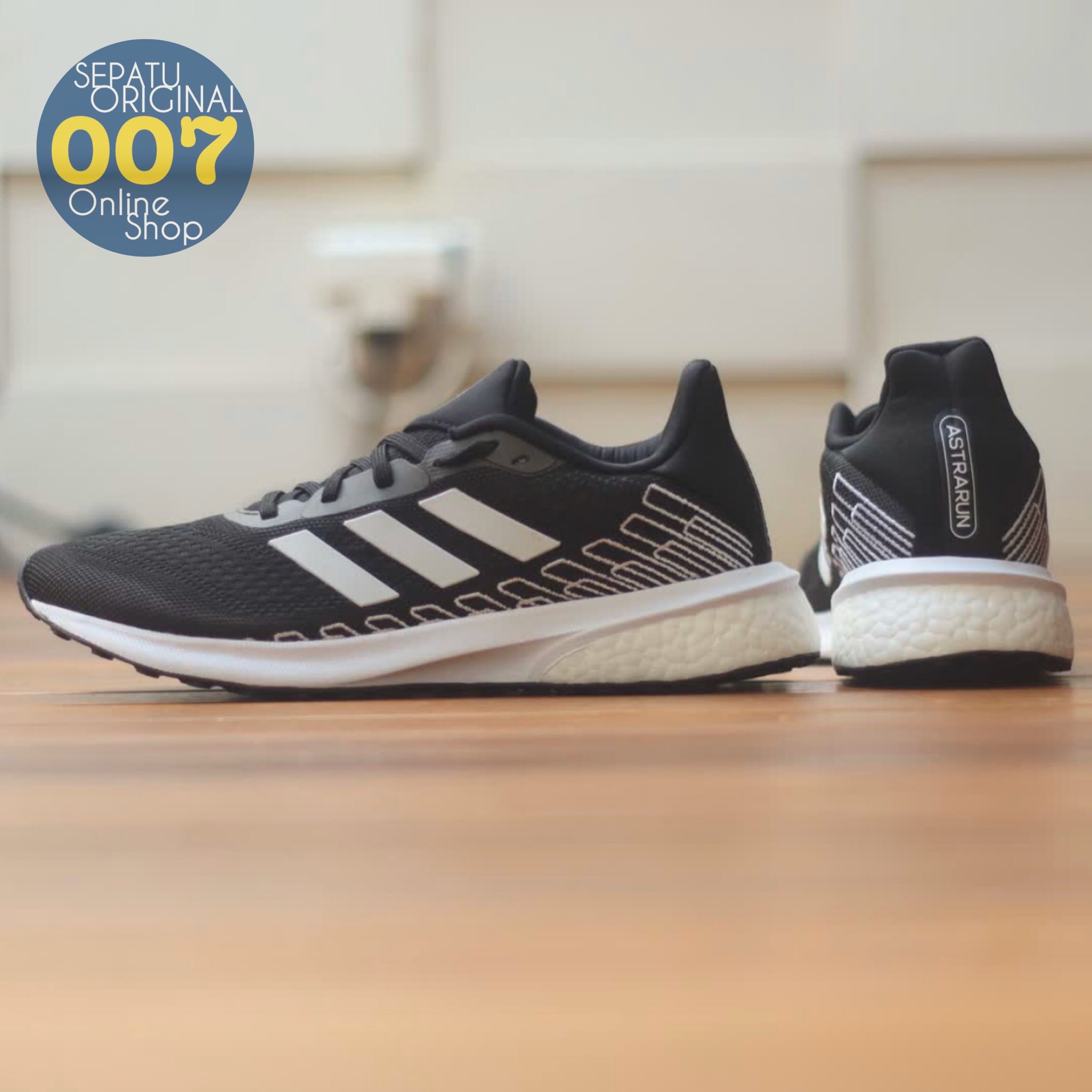 soort Geleidbaarheid van mening zijn IG: sepatuori007 on Twitter: "SEPATUORI 007 | #ADIDAS Astra Run Boost 2020  Black White List White (BNWB)⁣ ⁣ 100% #ORIGINAL Brand New Replaced Box⁣  Made in #Indonesia⁣ ⁣ Size: 40 2/3 (25.5