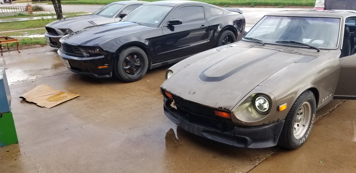 Cam_Amalla1's tweet image. One of these isn&apos;t like the other #modmustangs #coyotepower #s197mustangs #280z #zgang #newbeginning
