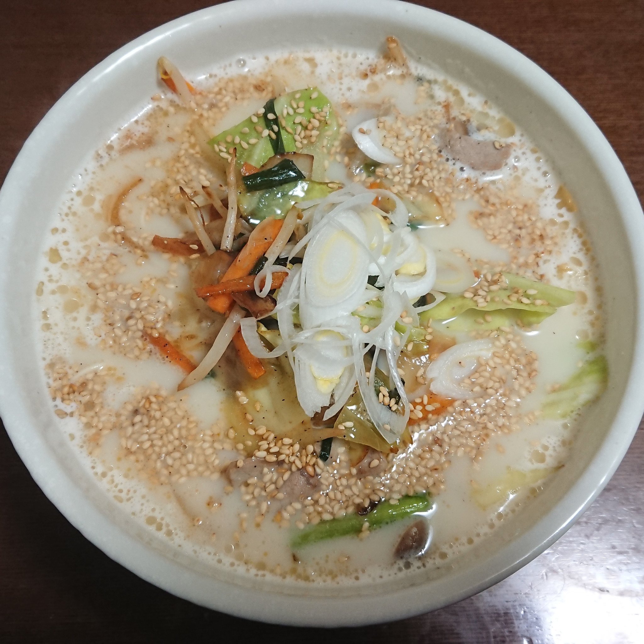 Tamaecostyle 雑貨屋 チャレンジショップ夢たまごオーナー 本日のランチ 豚肉野菜のミルク味噌豚骨ラーメン ベース 明星チャルメラバリカタ豚骨 インスタントラーメンアレンジ 本日のランチ 本日のお昼ごはん 本日のお昼 T Co
