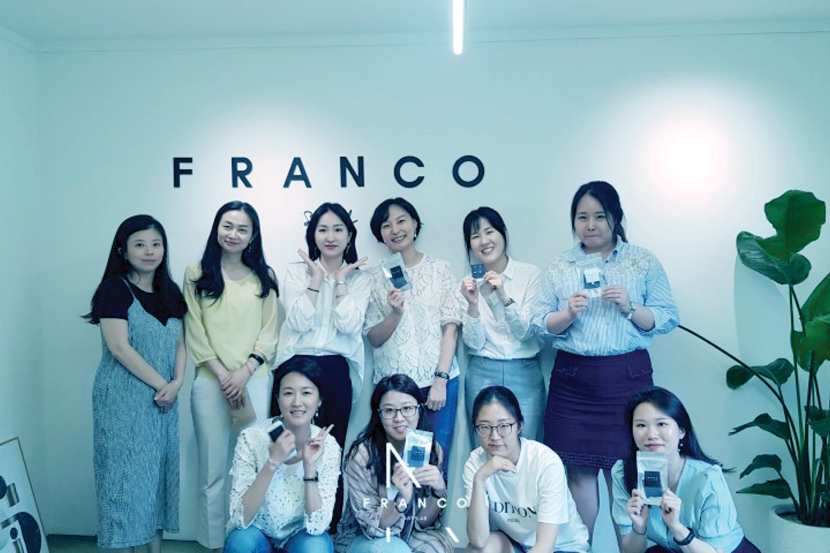 KTOJakarta's tweet photo. FRANCO Art Lab adalah studio kerajinan tangan dimana kamu bisa berkreasi bikin beragam aksesoris sesuai keinginan kamu seperti, kalung, gelang, anting-anting, dll. Ngga perlu khawatir dengan prosesnya, kamu diajarin oleh para ahli sehingga hasilnya pasti keren. Wohooo~ https://t.co/Eusdx3D9mI