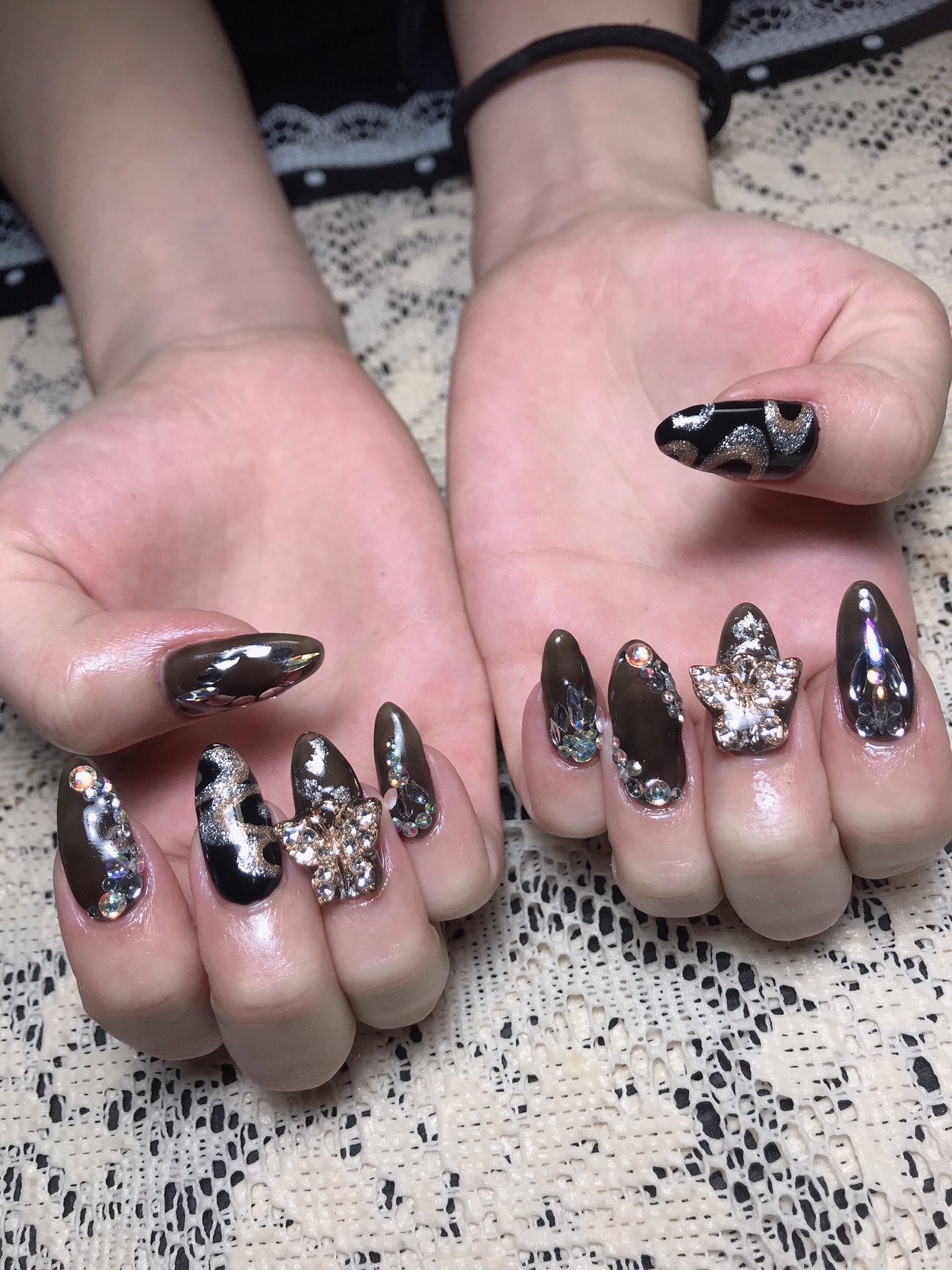 Private Salon Allure お客様ネイル 最近 よくブラックネイルに出くわすですw みよし好みのロックテイスト ネイル プライベートサロン 新宿 東新宿 新宿三丁目 新宿五丁目 歌舞伎町 ジェルネイル スカルプ ブラック 黒 ロック パンク