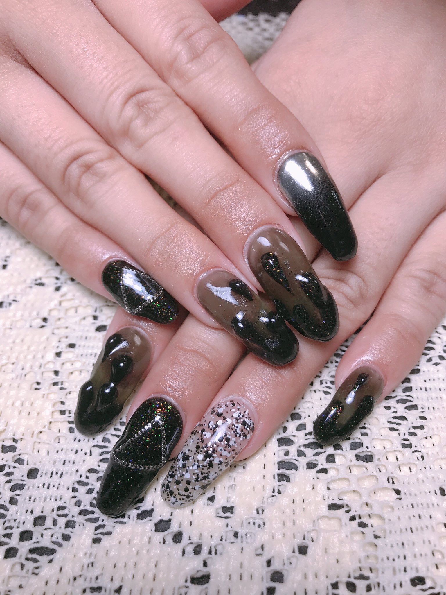 Private Salon Allure お客様ネイル 最近 よくブラックネイルに出くわすですw みよし好みのロックテイスト ネイル プライベートサロン 新宿 東新宿 新宿三丁目 新宿五丁目 歌舞伎町 ジェルネイル スカルプ ブラック 黒 ロック パンク