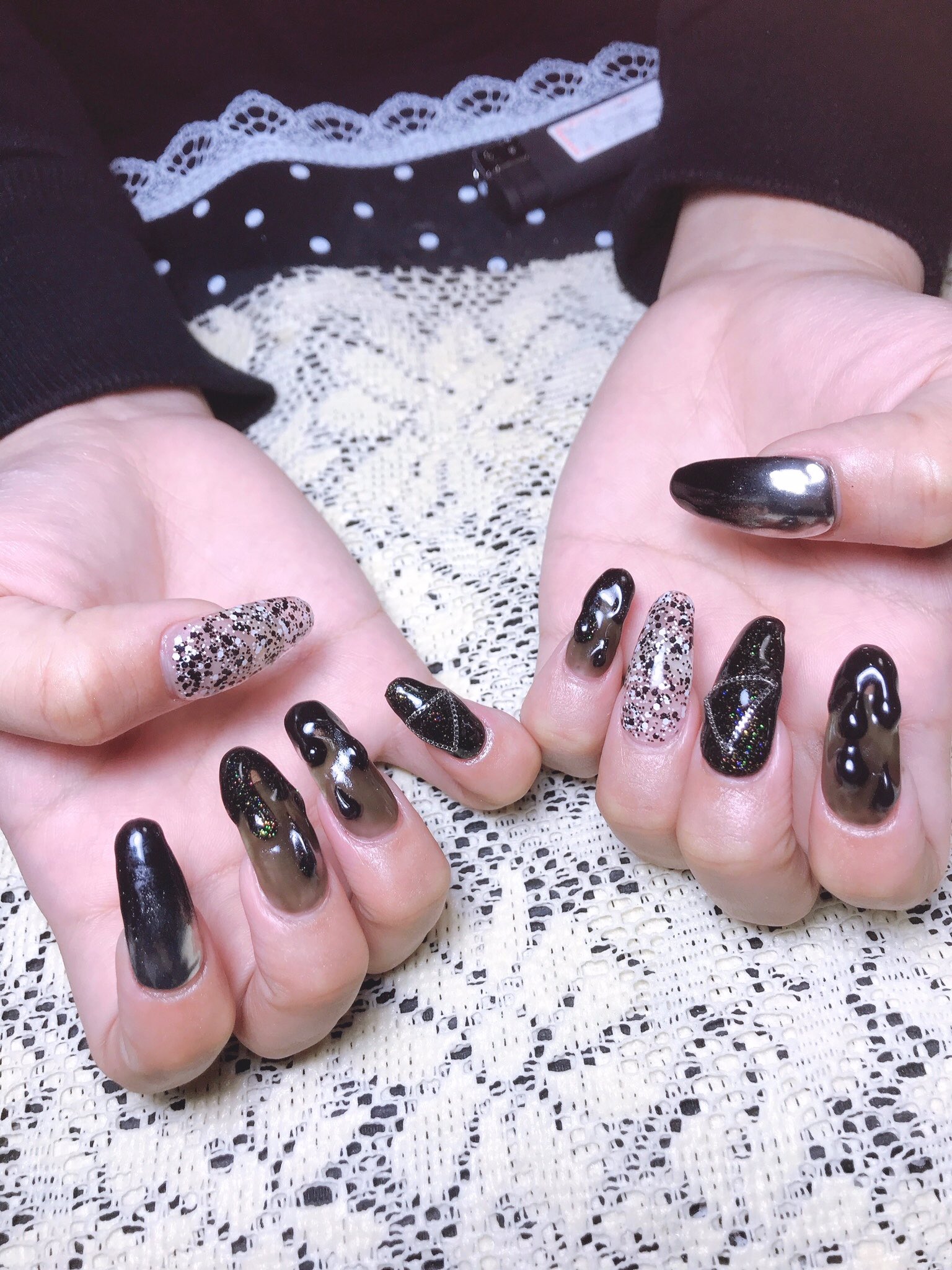 Private Salon Allure お客様ネイル 最近 よくブラックネイルに出くわすですw みよし好みのロックテイスト ネイル プライベートサロン 新宿 東新宿 新宿三丁目 新宿五丁目 歌舞伎町 ジェルネイル スカルプ ブラック 黒 ロック パンク