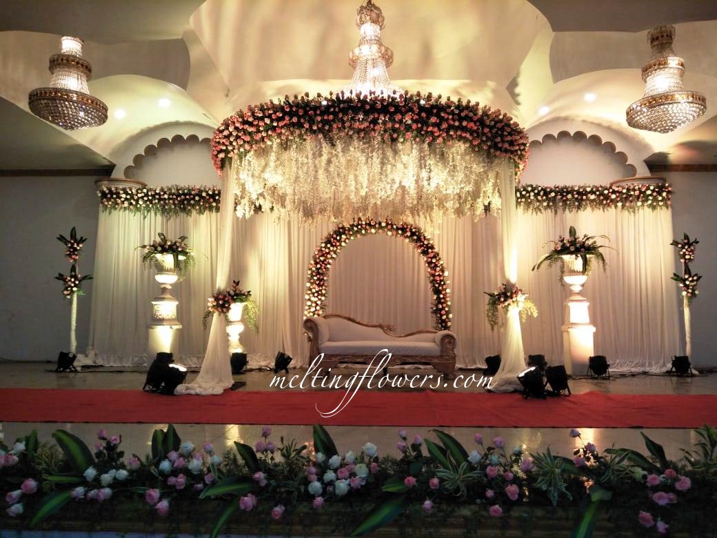 meltingflowers's tweet photo. Decorated A Wedding Reception Event On Latest Wedding Theme. Contact us For Theme Wedding Decoration Across South India. https://t.co/wn0x0xAXtA
#Bengaluru #ThemeWedding #LatestTheme #TrendingWeddingTheme #WeddingStage #ReceptionStage #WeddingBackdrop #StageDecoration #Backdrop https://t.co/Bv0X07XsKU