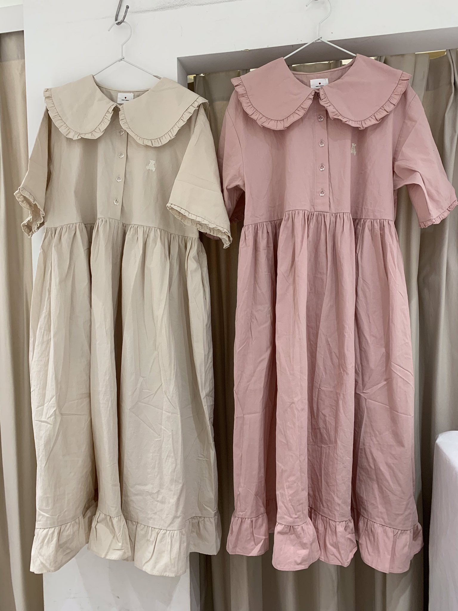 Merry Jenny 名古屋店 新作アイテム フリルカラーシャツワンピース アイボリー ブラック ブルー ピンク 9 000 税抜 胸元のくまちゃんがポイントです 052 684 64 Merryjenny 名古屋parco T Co Dvhr3axnnk Twitter