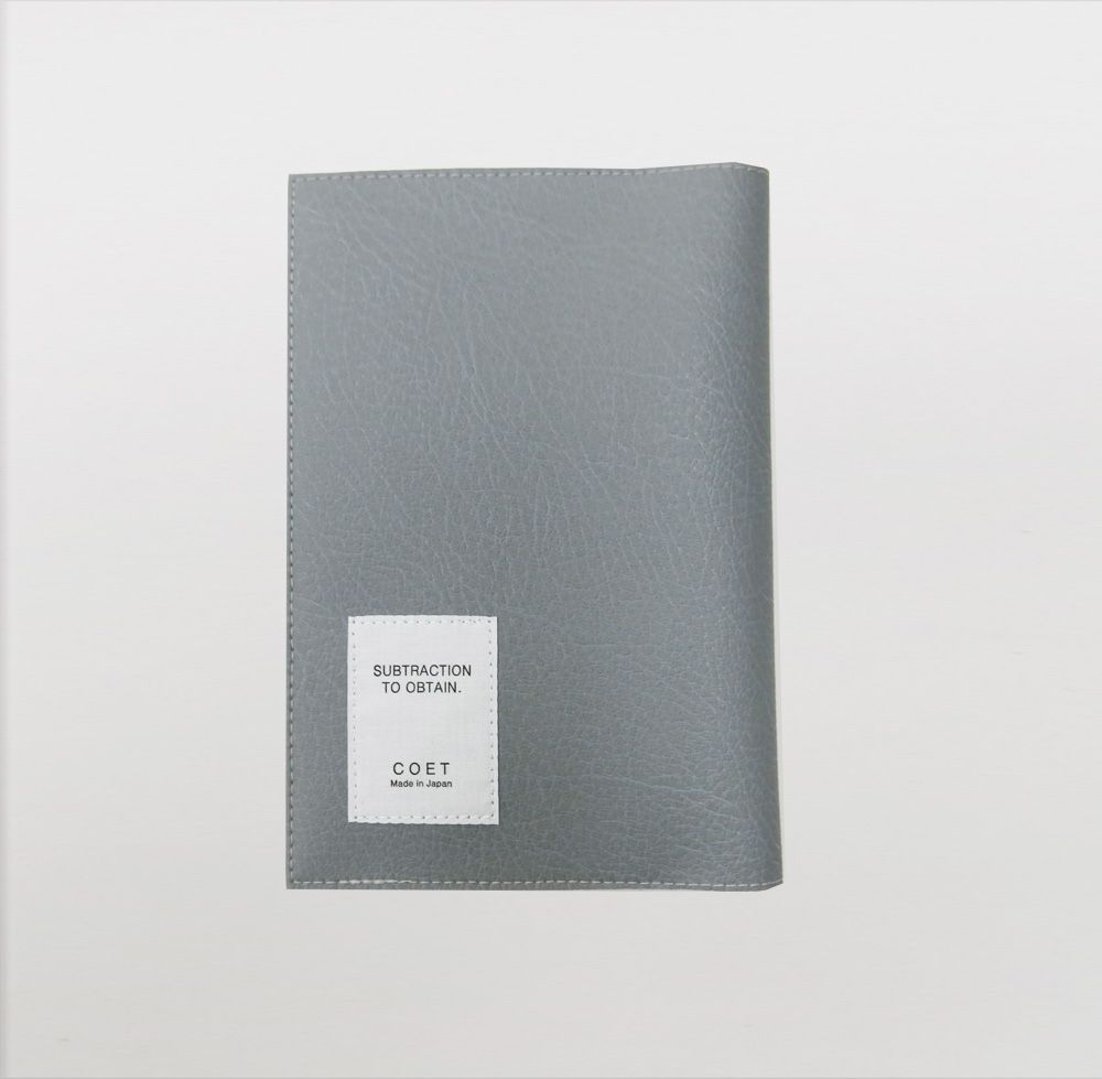 Mado Coetフェア 商品紹介 必要とされなくなったものを 必要とされるものにしてあげたい という想いのもと生まれた Coetのecology Line 企業から出た廃材や使われなくなった生地から生まれたブックカバー 文庫本用 をお取り扱い中 シンプルな