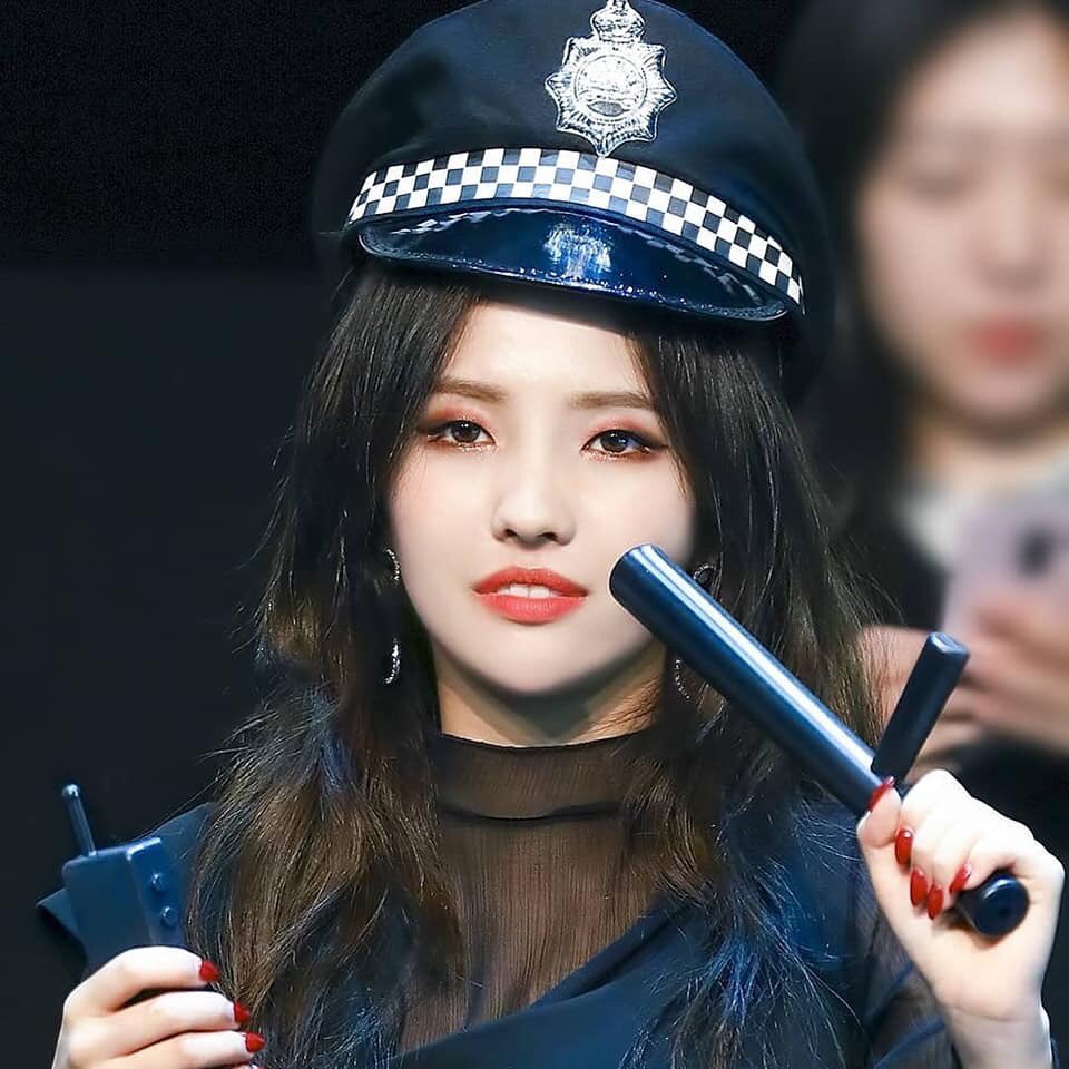 Gidle yuqi. G idle 2020. Группа g idle участницы. Джи айдл юци. Дж айдл участницы.