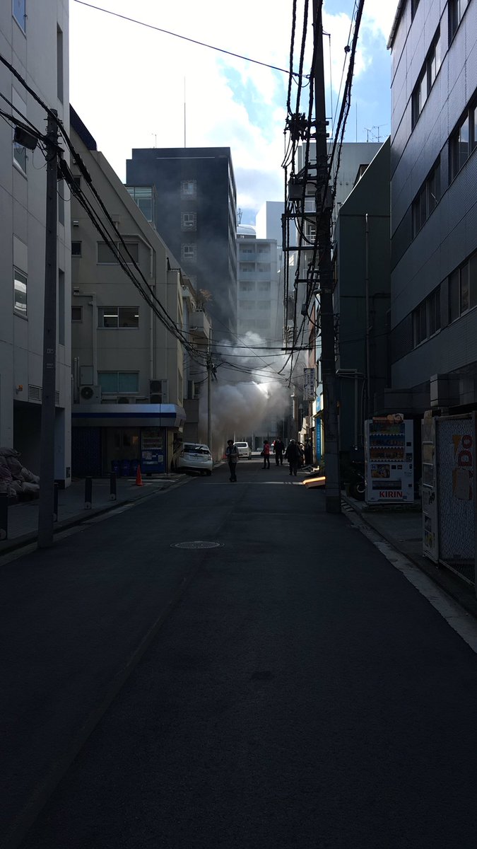 【火事】横浜市神奈川区鶴屋町3丁目で火災 煙あがる｜現場画像 ...