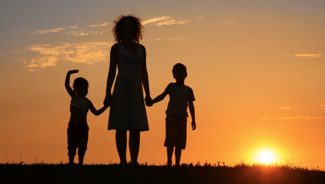 Memo‼️ Are you a single mom?
Dream In Colors in collaboration with Woman to Woman Ethiopia is working on assisting single moms who need any kind of support in these #Coronavirus times.
Please contact us via email on Rahwity@dreamincolorsmedia.com #dreamincolors #COVID #covid19