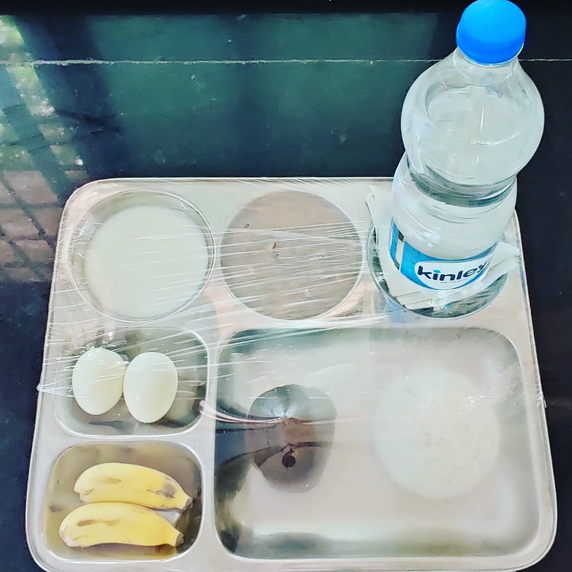 ibgroup_india's tweet photo. Food served to COVID-19 patients at the Rajiv Gandhi Institute of Chest Diseases (RGICD)- Ragi balls, rice, curry, eggs, curd and banana. #Bengaluru
@BangaloreMirror
#RGICD #COVID19Bangalore #Coronafighters https://t.co/htivD2AJUb