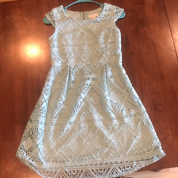 AmandaB01793465's tweet photo. So good I had to share! Check out all the items I'm loving on @Poshmarkapp #poshmark #fashion #style #shopmycloset #underarmour #xhilaration: https://t.co/snYbnW14wm https://t.co/kqdkTeV2G7