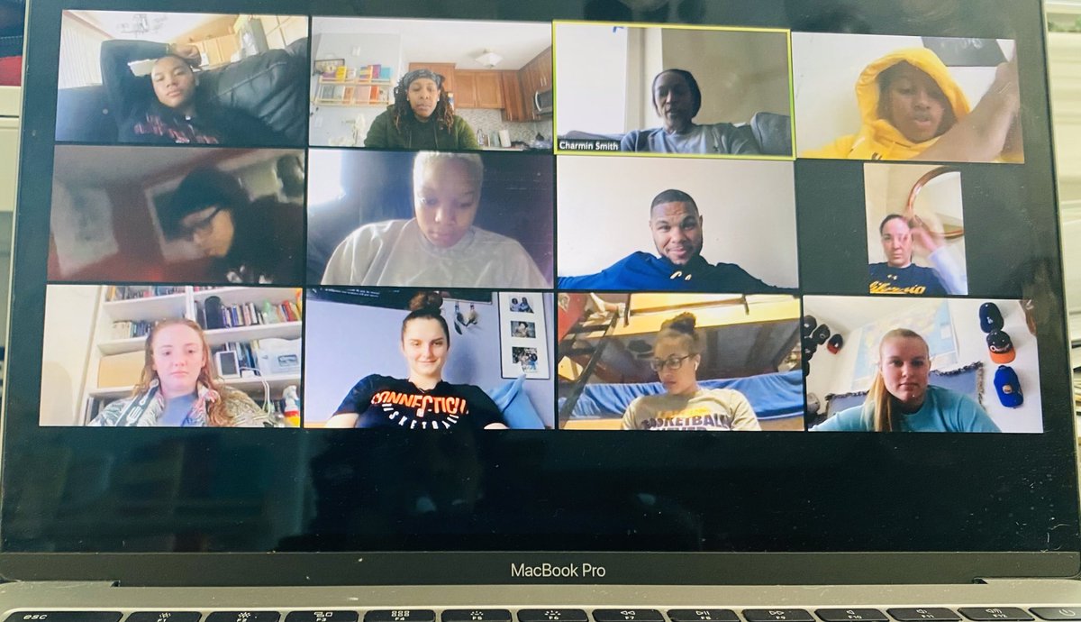 PhillYourCup's tweet photo. Footage from that intense meeting ... #HeyBears ๐๐ https://t.co/hPWfDpXMSl