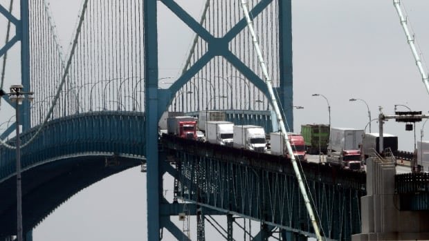 Canada, U.S. preparing to close border to non-essential travel
cbc.ca/news/world/can… 👏🏻.👏🏻.👏🏻.