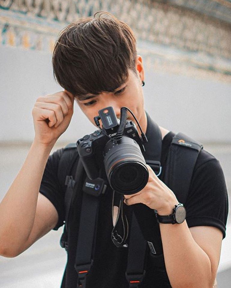 C_April517's tweet photo. Ultra-#compact and premium #vlogging kit😍
- Saramonic Blink500 wirless mic
- Canon G7X Mark III
- Manfrotto PIXI
🔁Via Heres.jae - #Vlogger from Thailand

#Saramonic #Canon #Blink500 #wireless #microphone #vloggingkit #vlogging #travel #traveling #Youtube https://t.co/3QoFY59Hig