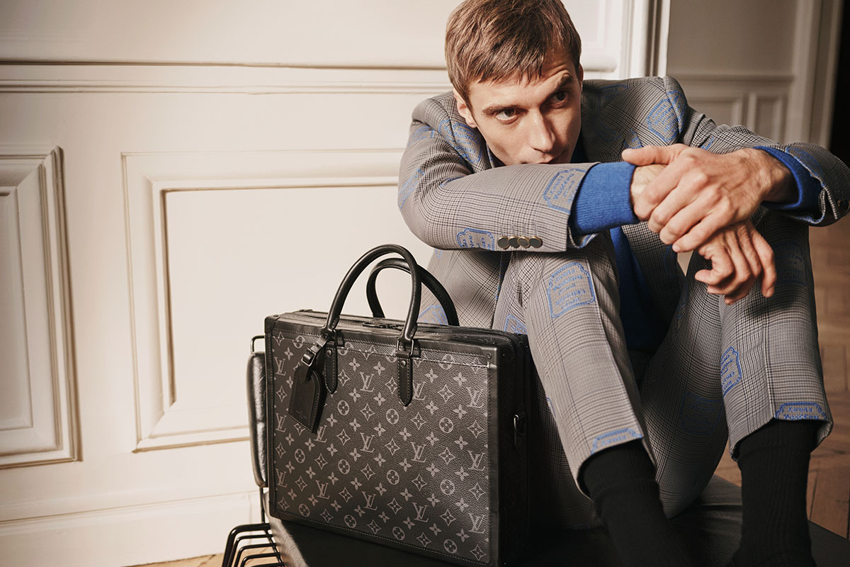 Essential Homme tweet media