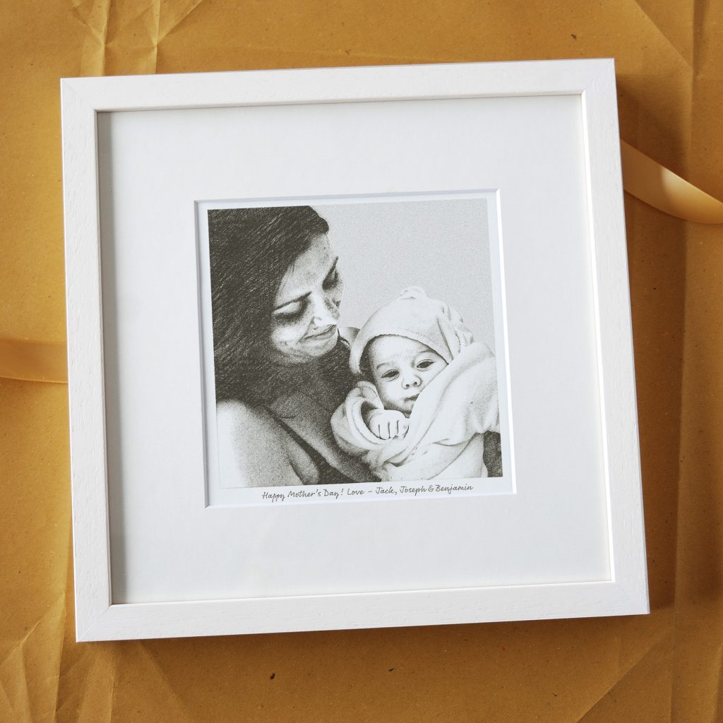 makeitwithwords's tweet photo. The perfect gift for a new mother 🤰 use any photo to create a Mother &amp; Baby Pencil Style Portrait Print! 

Check it out here: https://t.co/hyCOKpa2rq

#makeitwithwords #mothersday2020 #portraitprint https://t.co/YxGDJQxXov