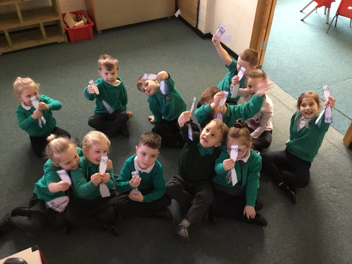 Springwood_Prm's tweet image. We are using our sound fans to find sounds #springlit #springpowis