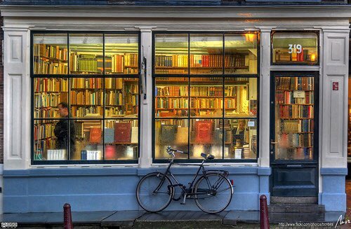 #NewScene #UsingMyAgents *after a brisk walk through #Kingston, I reach the bookshop belonging to my pet #hellhound, Veronica <a href="/RedRoseOfHell/">Veronica Lodge</a>. From across the street, I scan the shop for customers and see one at the far side and make a mental note to snap his neck*