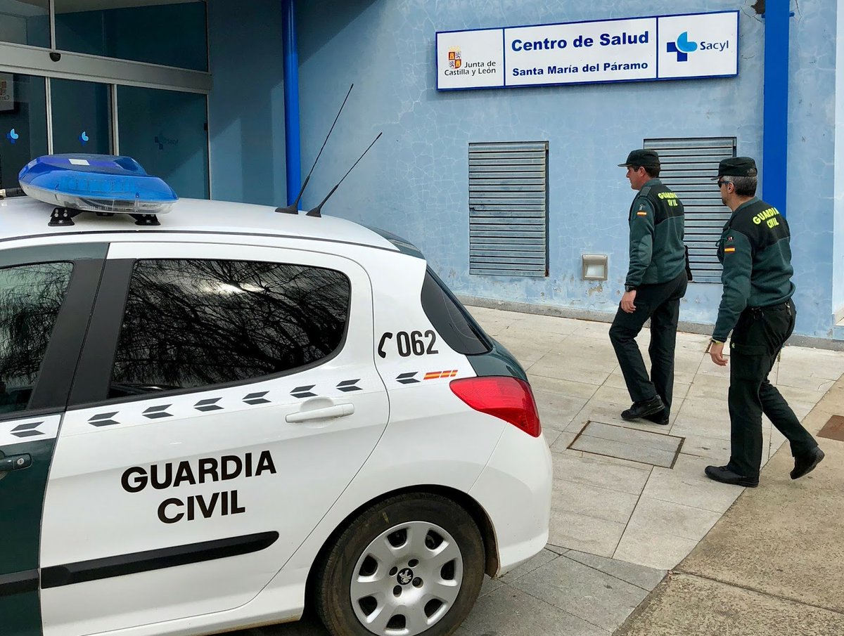No nos olvidamos ni un segundo de quienes se encuentran trabajando sin descanso por todos nosotros en estos momentos tan complicados. ¡Gracias a todos por vuestro trabajo!
<a href="/UMEgob/">UME</a> <a href="/policia/">Policía Nacional</a> <a href="/guardiacivil/">Guardia Civil</a>