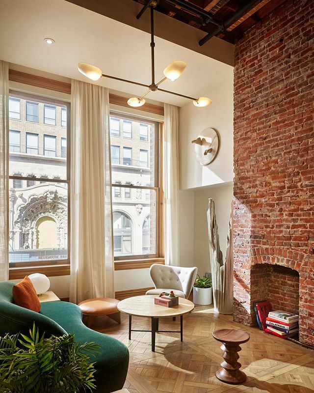 Natural lighting and the Little Petra calls for the perfect⁠ workspace. <a href="/neuehouse/">NeueHouse</a> LA’s co-working space inside the landmarked Bradbury Building.⁠ ift.tt/3da6V4w