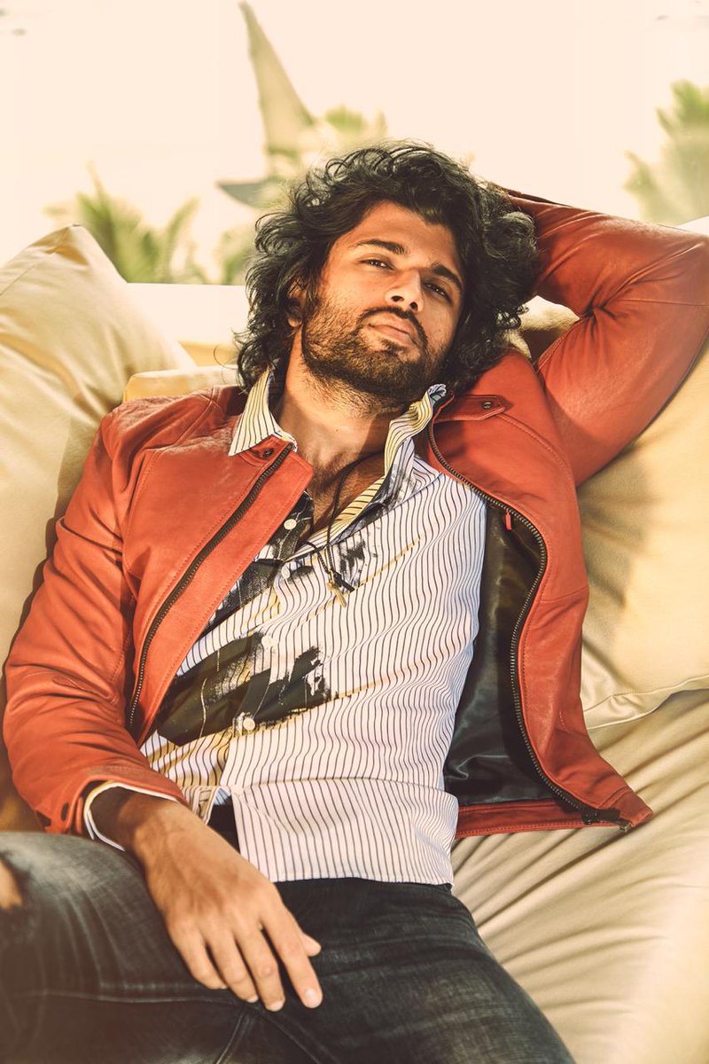 TheDeverakonda's tweet image. I feel loved. 
And, I love you all right back ❤🤗

Note - This is just an appetizer. 
Massive delicious things ahead for us this year 😘