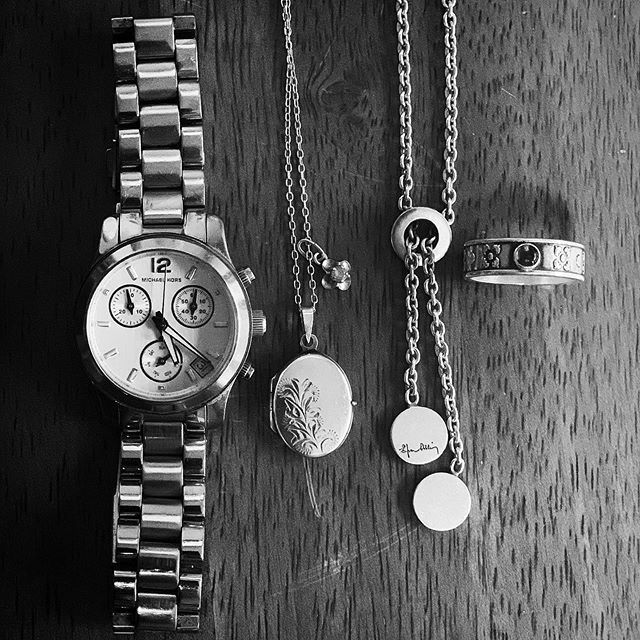 minnapahkin's tweet photo. #poikkeustila2020 #poikkeustila #korutpöydällä #hopeakorut #pesekäsiä #pysytäänterveinä #lastdayofwearingthese #silverjewelry #blackandwhitephotography #untilwemeetagain #besafe #washyourhands https://t.co/D7ENKdBiRf https://t.co/Y63CG4JQho