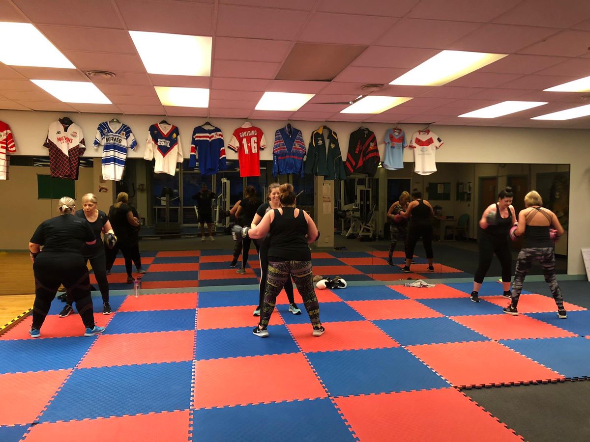 bg_centre's tweet photo. Wednesday 6am Boxing Fitness 🥊🥵 

* We provide boxing gloves and pads. ALL glove and pad has been antibacterial wiped inside and out, have been sprayed with disinfectant inside and out and left to air dry out! 🥊🦠❌

Feel free to bring your own gloves too. 

#TEAMGOULDING 🦁 https://t.co/YCcKGNnaHi